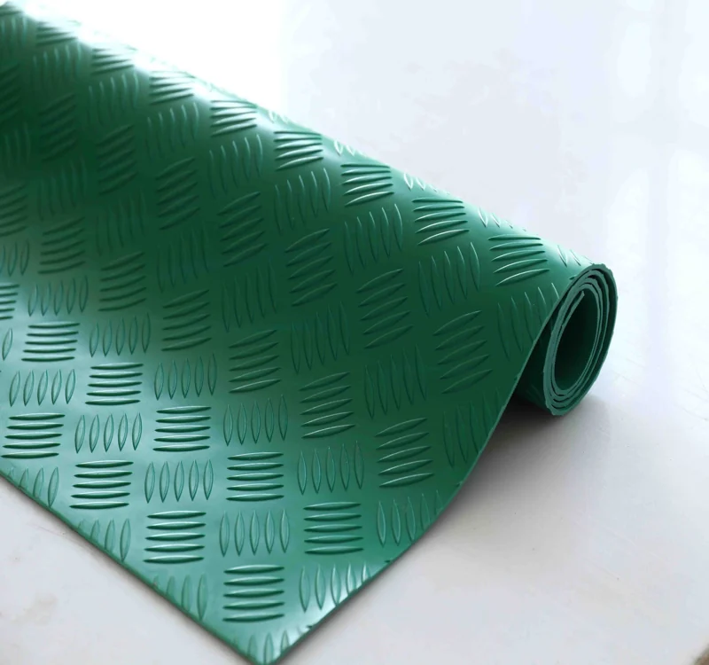 Rolled green diamond-plate pattern rubber sheet flooring